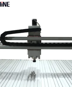 نمای جانبی دستگاه CNC چوب تکنو پلاس با میز شیار‌دار